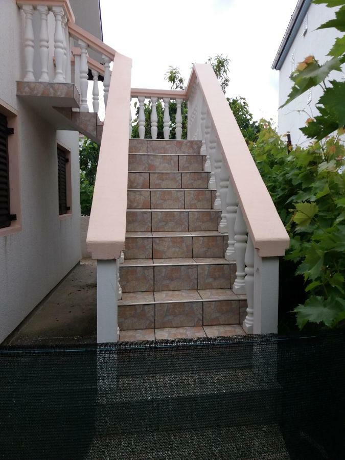 Apartment Ivan Нин Екстериор снимка