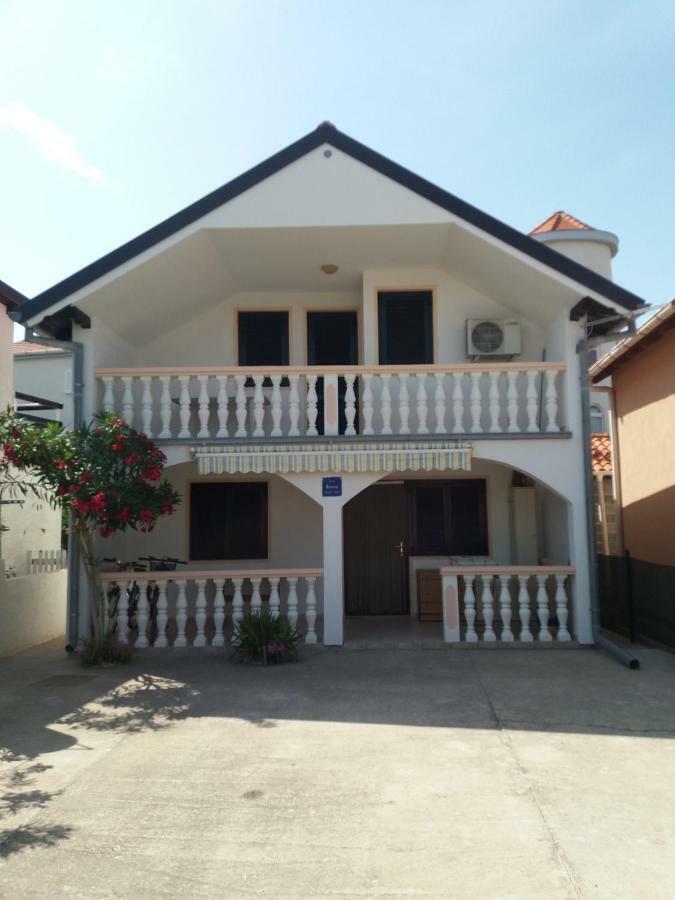 Apartment Ivan Нин Екстериор снимка